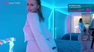 -VikkiL0vesCheese- - bongacams