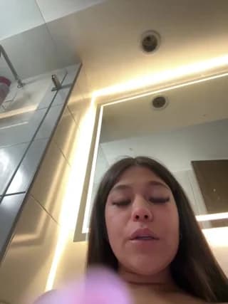 Alyshanon18 - stripchat