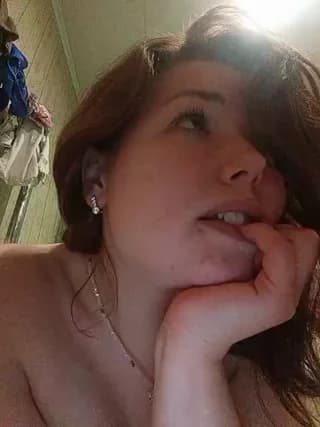 Horny-Lina - bongacams