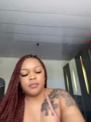 Iam-Sharifa - stripchat