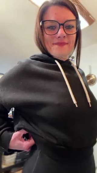 LadyLena1 - stripchat