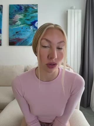 LuisaBecker - stripchat