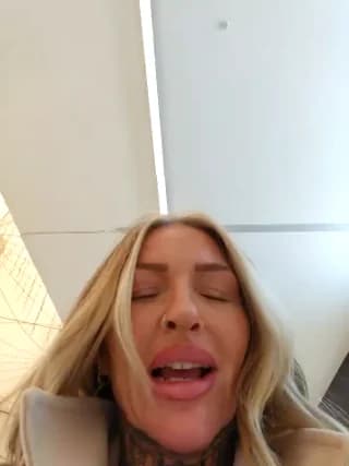TravelMommyBlair - stripchat