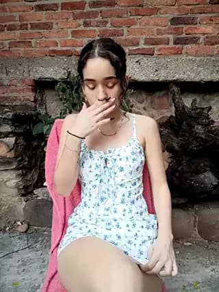 sweet_outdoor_charm - stripchat