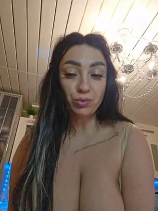 vipbrunetka - bongacams