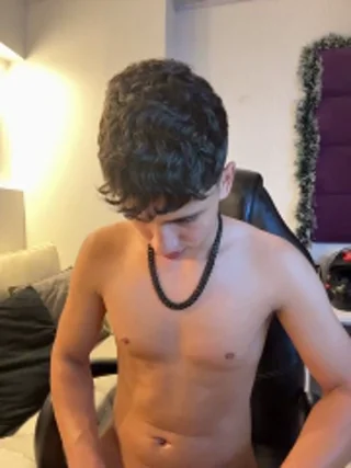 AdrianRinaldi - stripchat