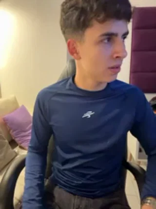 AdrianRinaldi - stripchat