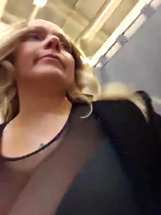 bondgirl_013 thumbnail