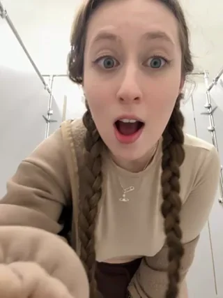 FroggyAnna - stripchat