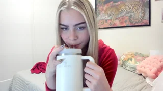 ariah_is_blonde thumbnail