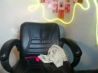 kiara_1122 - stripchat