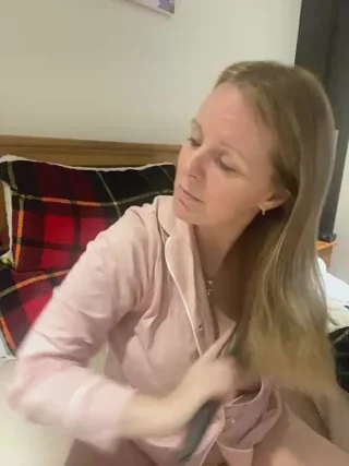 madamlillyrose - stripchat